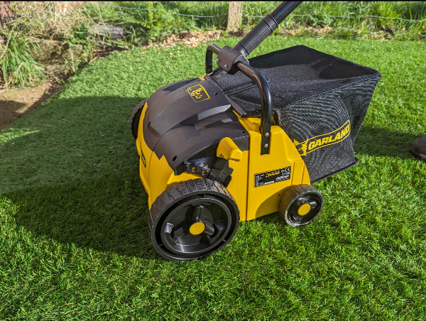 Electric Artificial Lawn Sweeper 302-E - My Tesla Accessories Electric Synthetic lawn Cleaner #